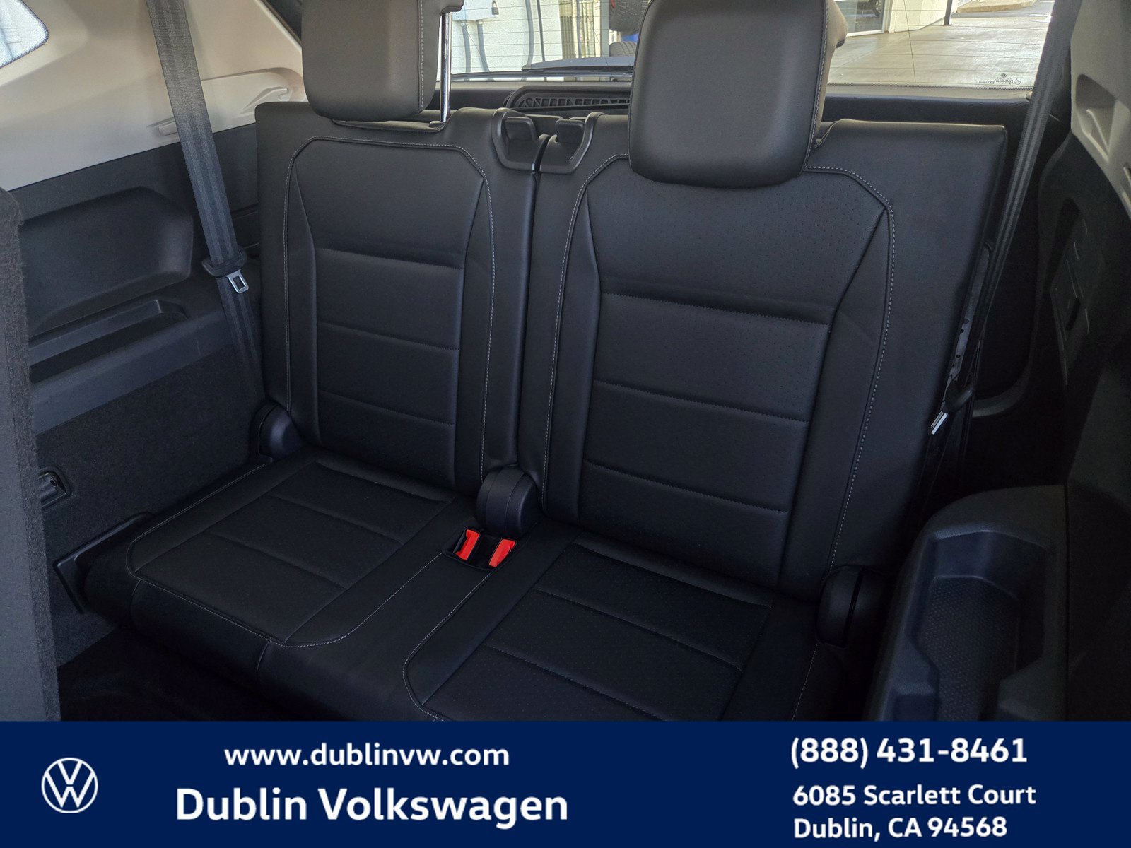 Used 2018 Volkswagen Tiguan SE w/ 3rd Row Seat Package AWD/4WD image 23