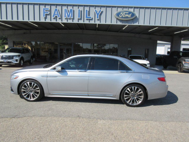Used 2020 Lincoln Continental Reserve w/ Luxury Package AWD/4WD image 2