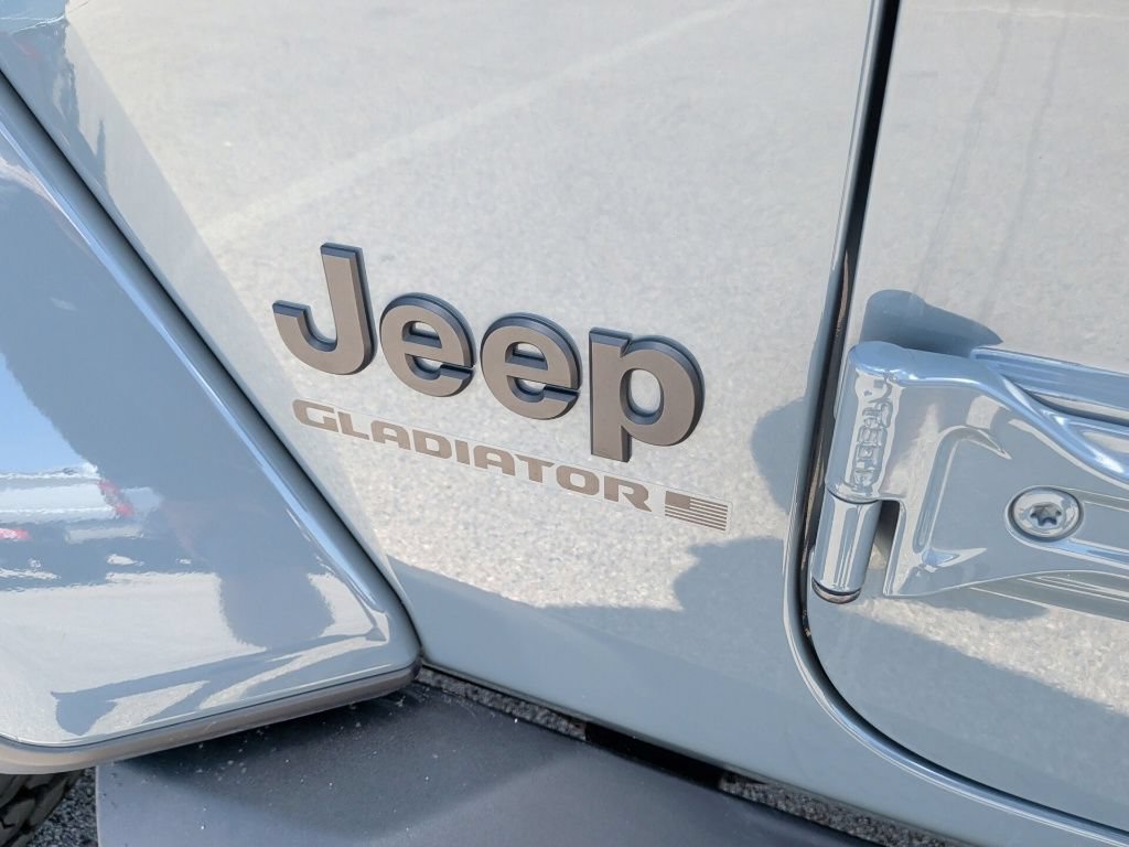 Used 2024 Jeep Gladiator Sport AWD/4WD image 50