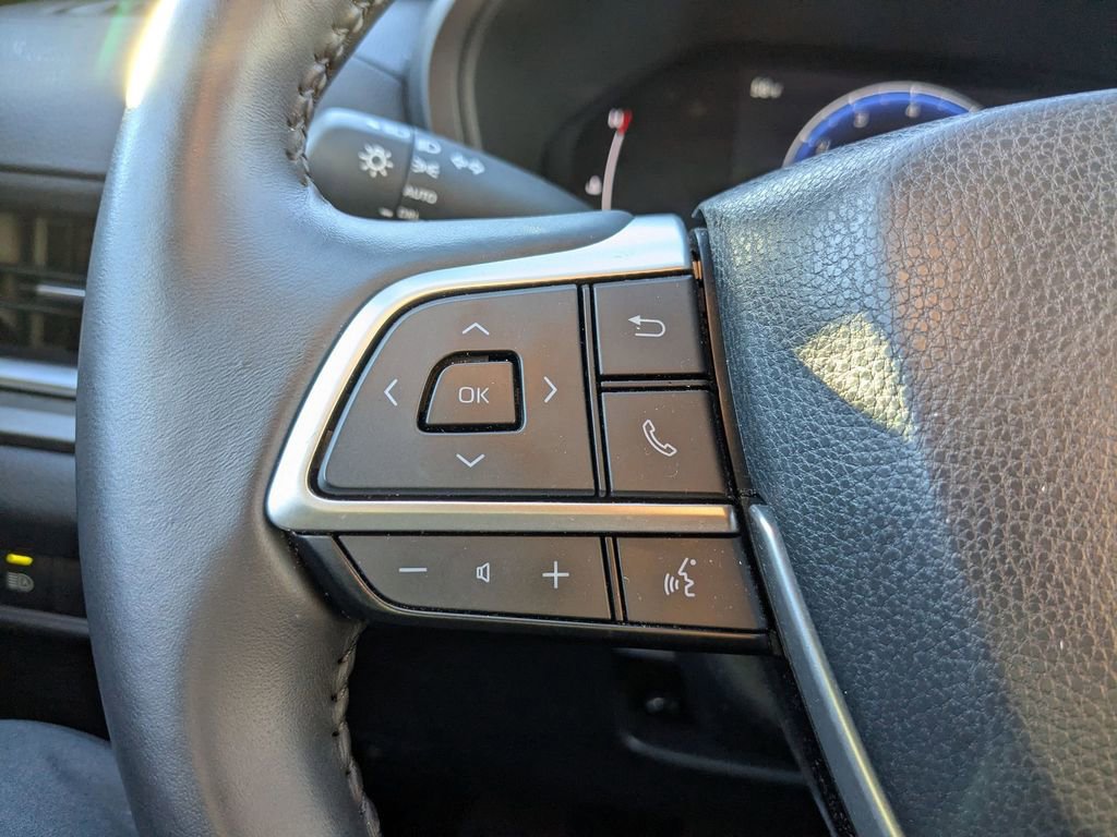 Used 2025 Toyota Grand Highlander XLE image 22