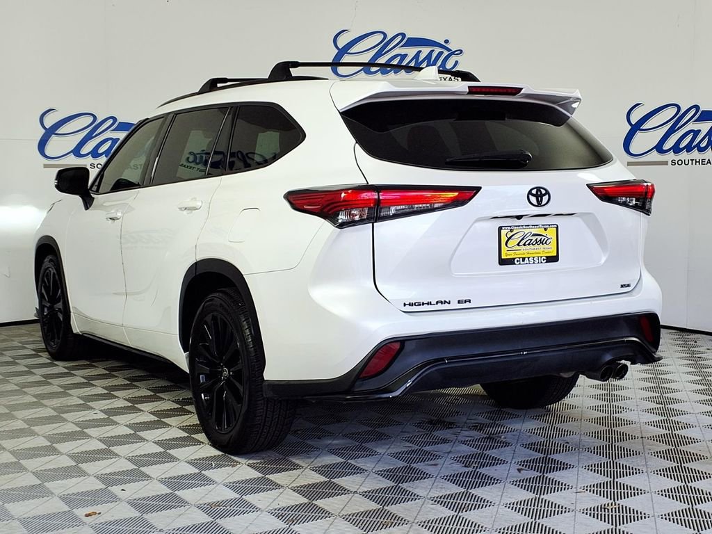 Used 2021 Toyota Highlander XSE image 2