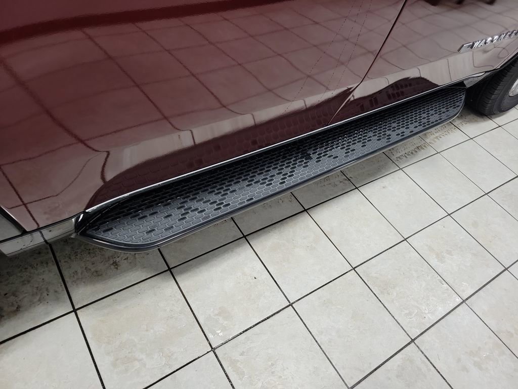 Used 2023 Jeep Wagoneer 4WD image 23