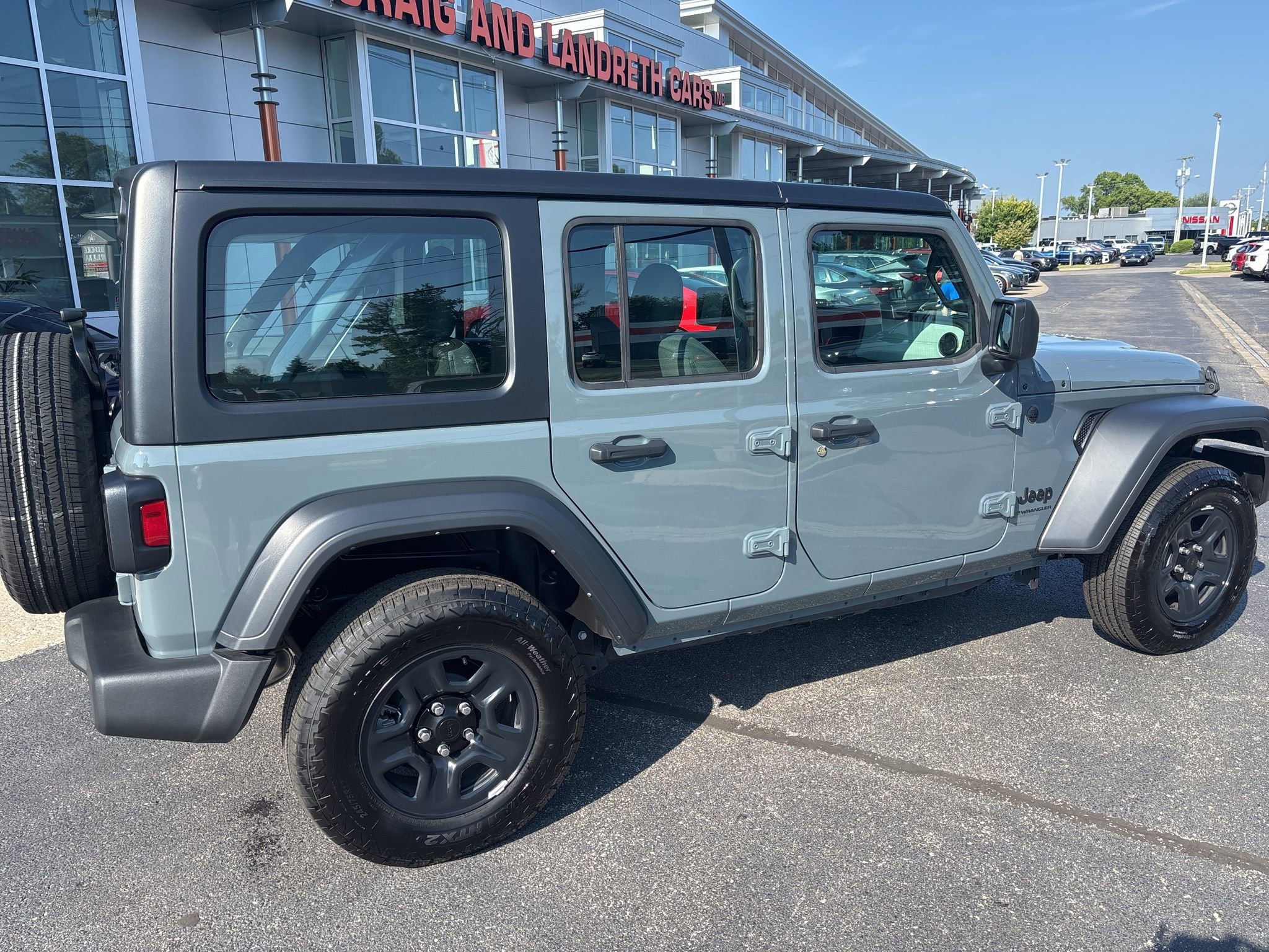Used 2024 Jeep Wrangler Sport video 2
