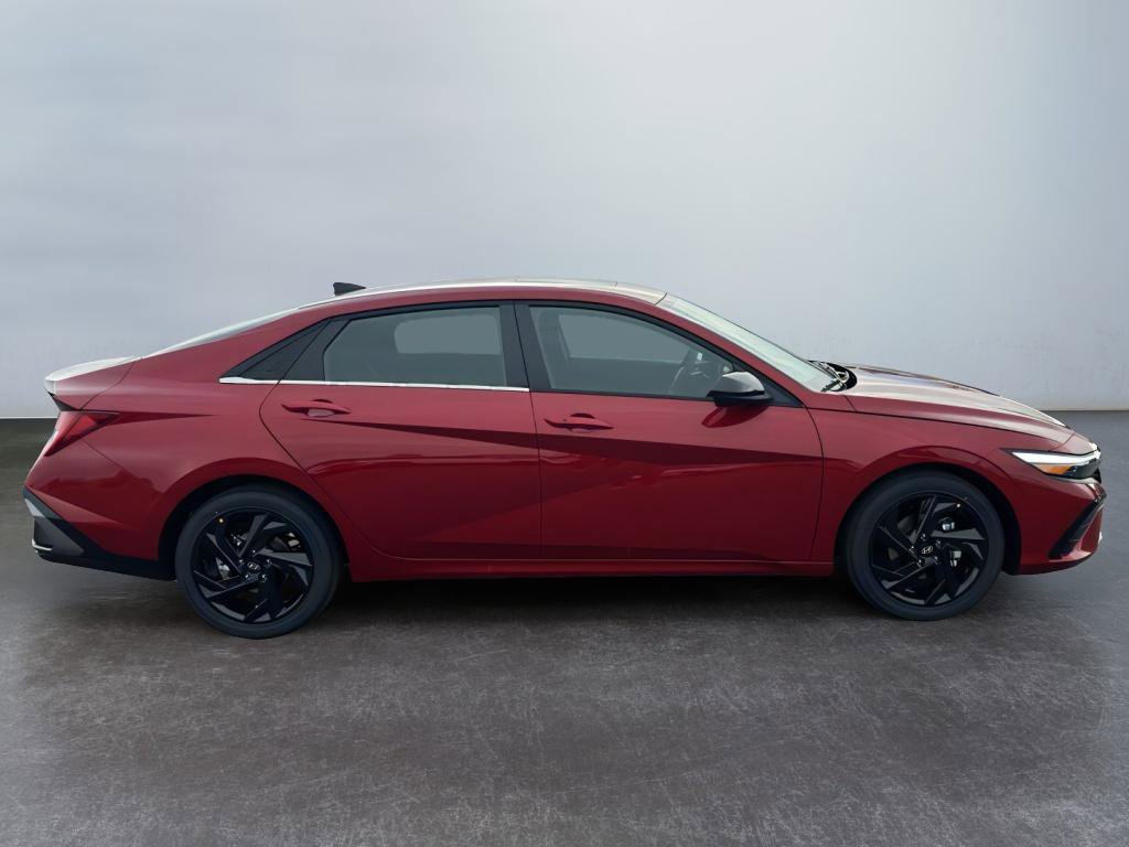 New 2026 Hyundai Elantra SEL Sport Premium image 4
