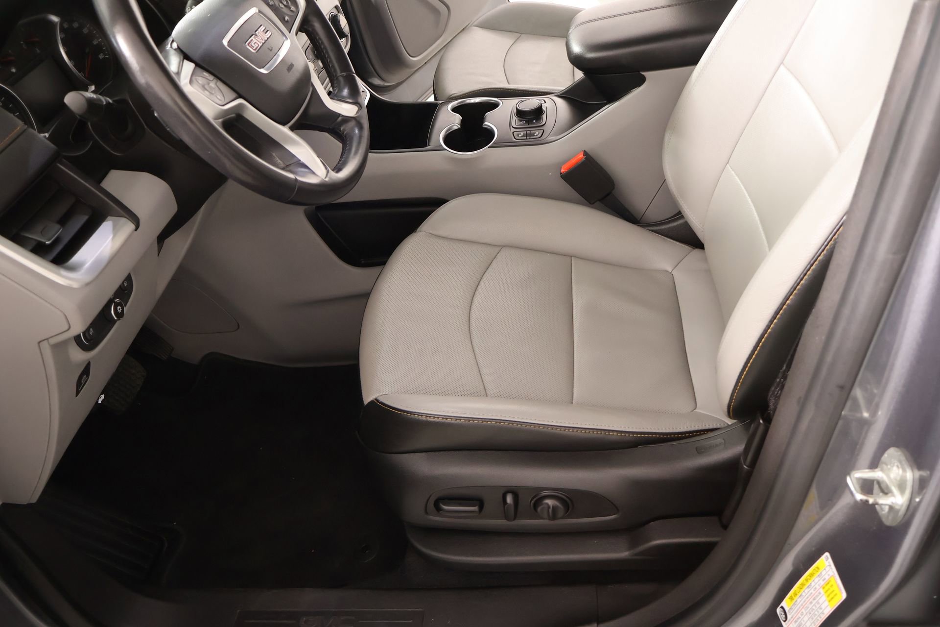 Used 2020 GMC Terrain SLT image 11