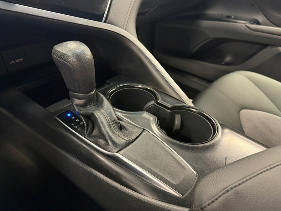 Used 2018 Toyota Camry LE FWD image 38