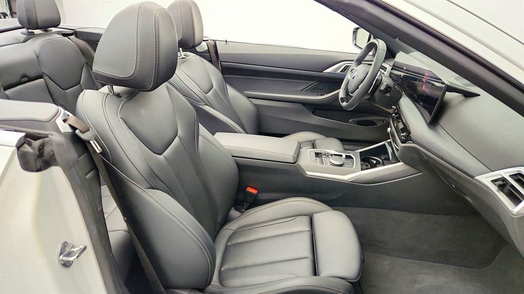 Used 2025 BMW 430i 430i Convertible with Premium image 24