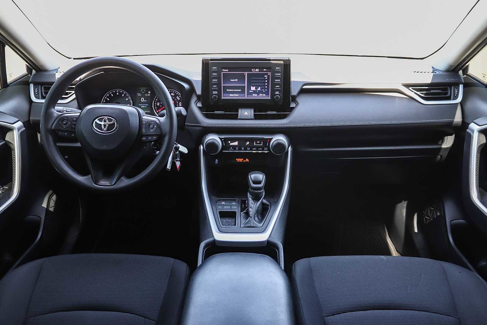 Used 2019 Toyota RAV4 LE image 12