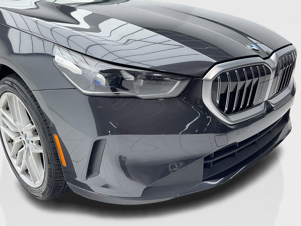 Used 2024 BMW 530i image 3