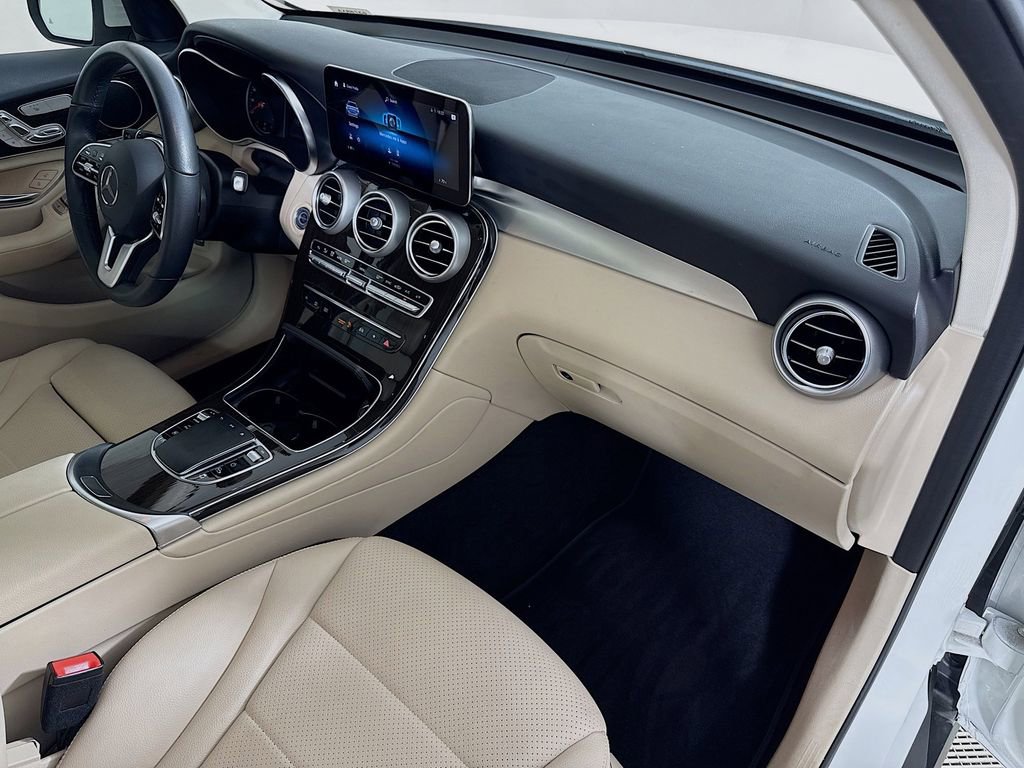 Used 2021 Mercedes-Benz GLC 300 GLC 300 image 31