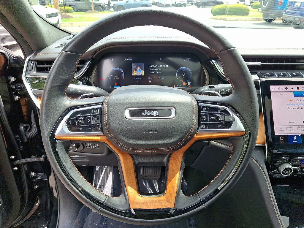 Used 2023 Jeep Grand Cherokee Summit AWD/4WD image 21
