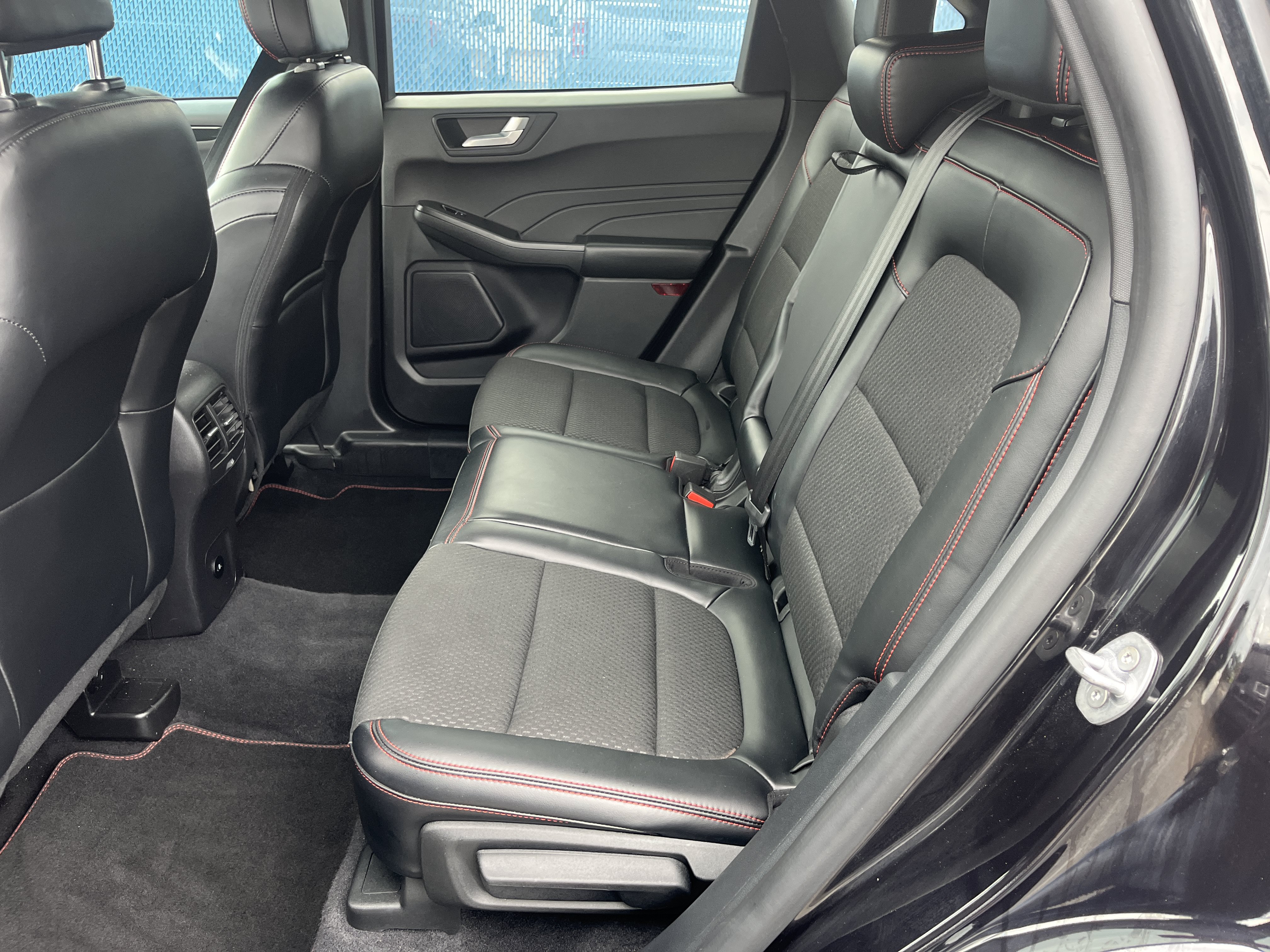 Used 2023 Ford Escape ST-Line w/ Tech Pack #1 FWD image 32