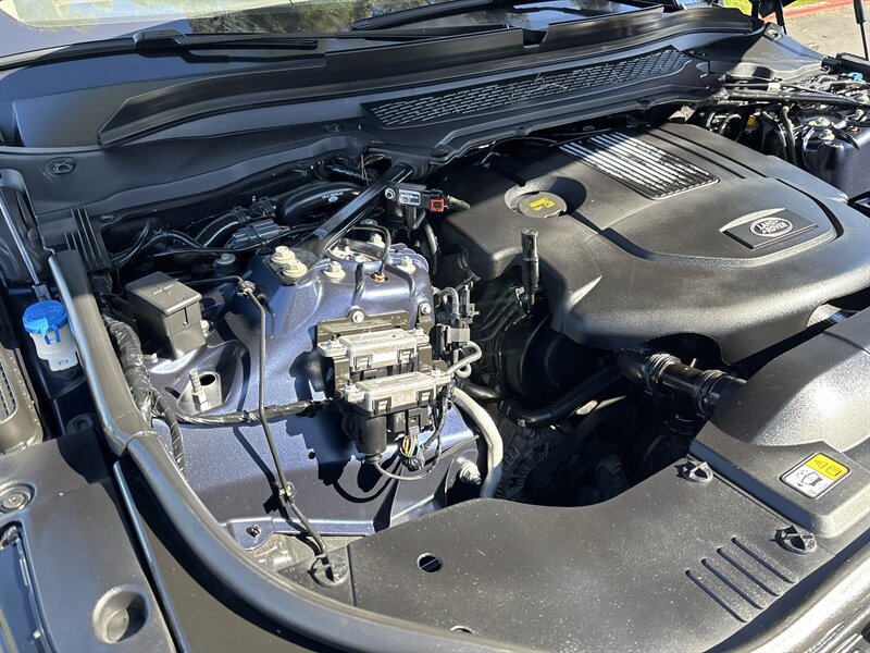 Used 2017 Land Rover Range Rover Sport HSE AWD/4WD image 43