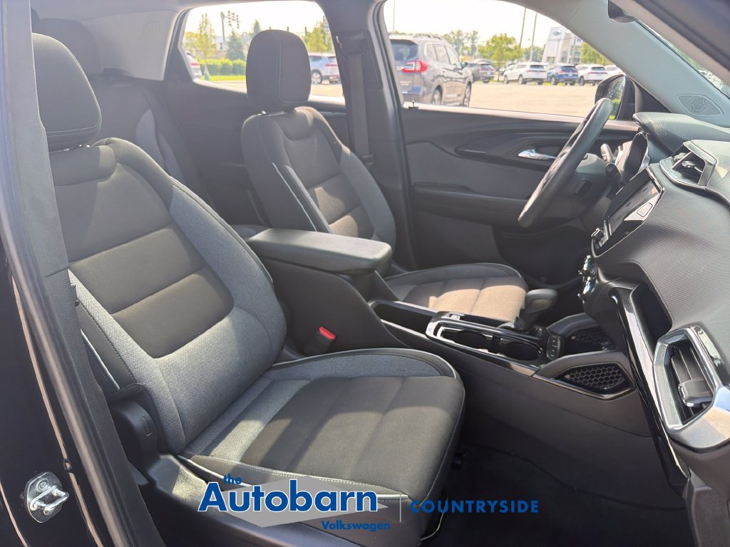 Used 2021 Chevrolet TrailBlazer LT w/ Sun and Liftgate Package FWD image 27