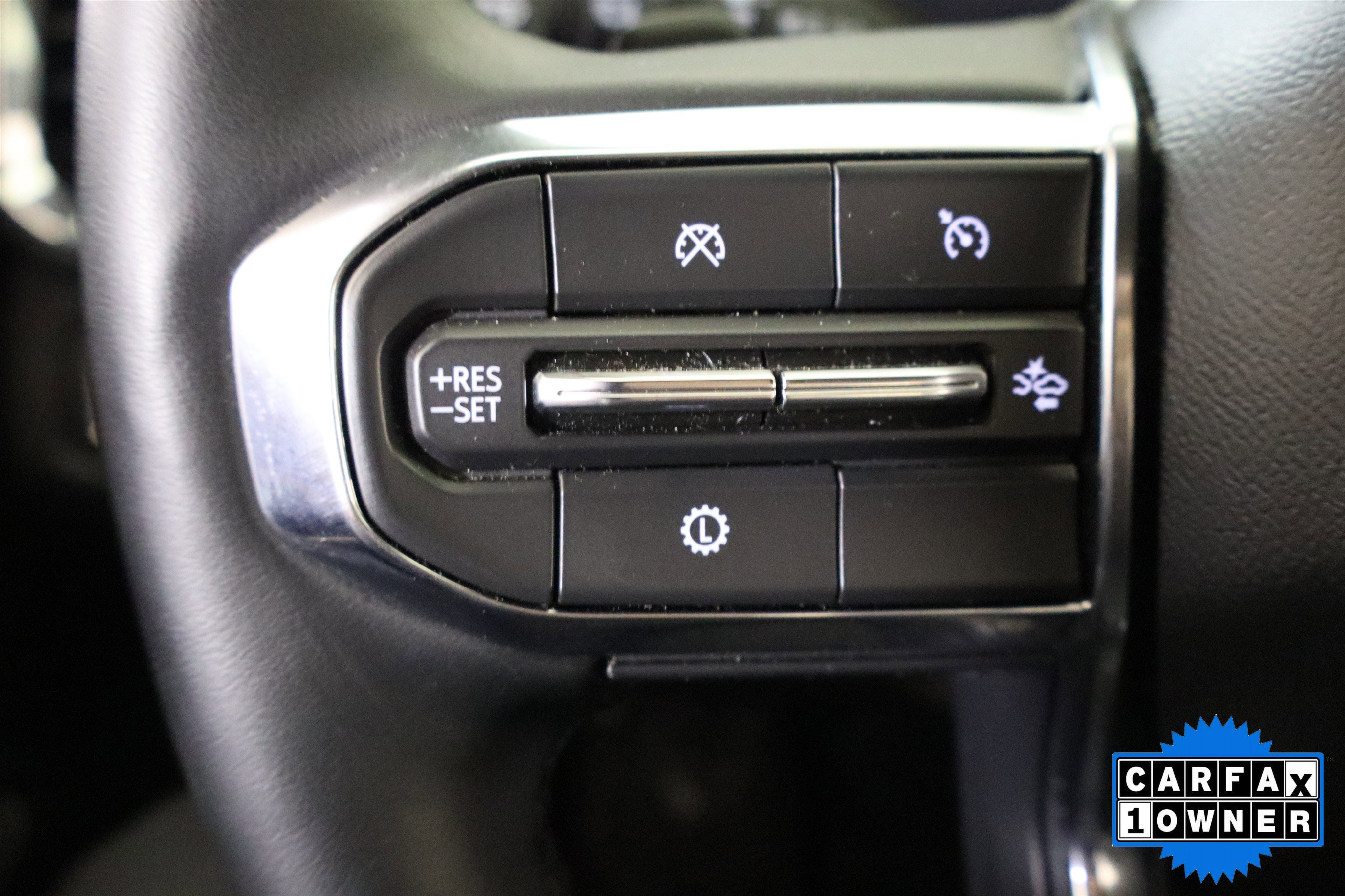 Used 2025 GMC Acadia Elevation AWD/4WD image 30