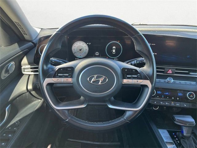 Used 2021 Hyundai Elantra Limited image 16