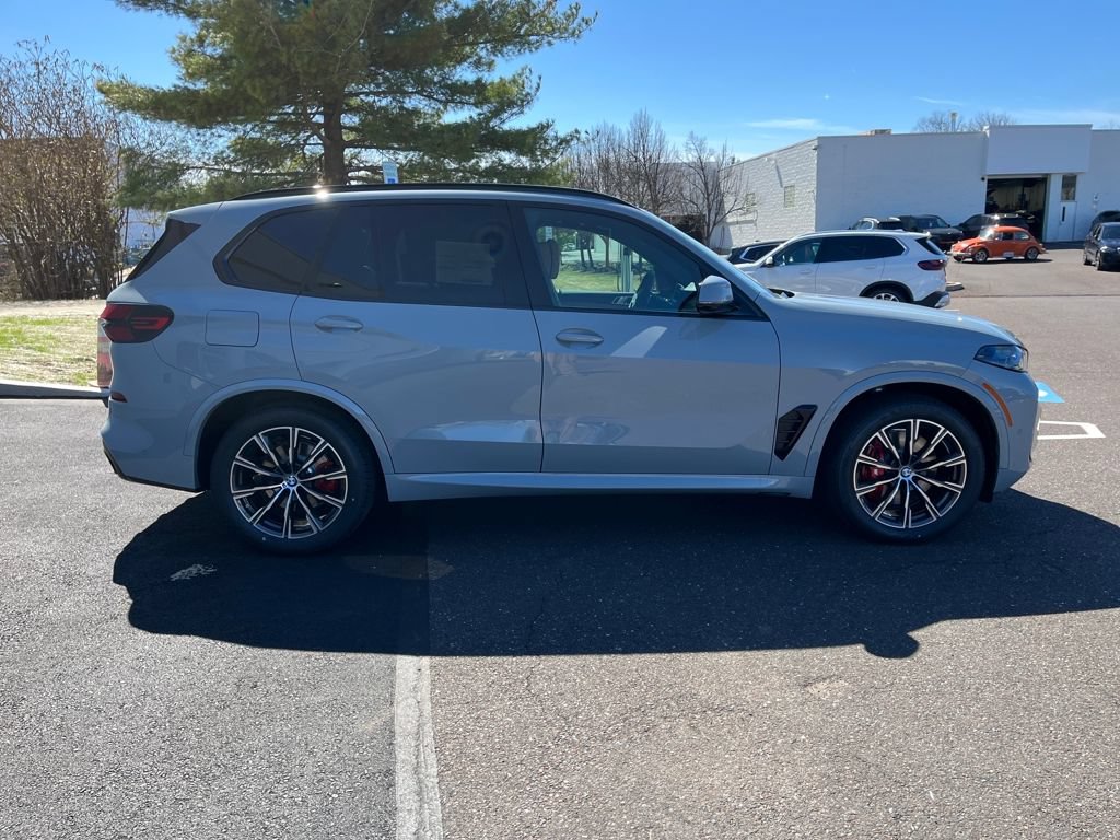 New 2026 BMW X5 xDrive40i w/ M Sport Package AWD/4WD image 6