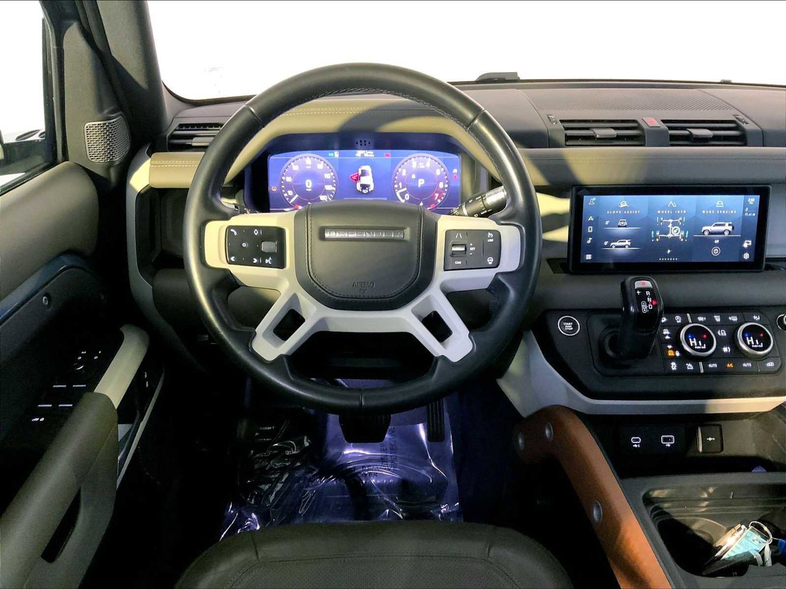 Used 2020 Land Rover Defender 110 SE image 13