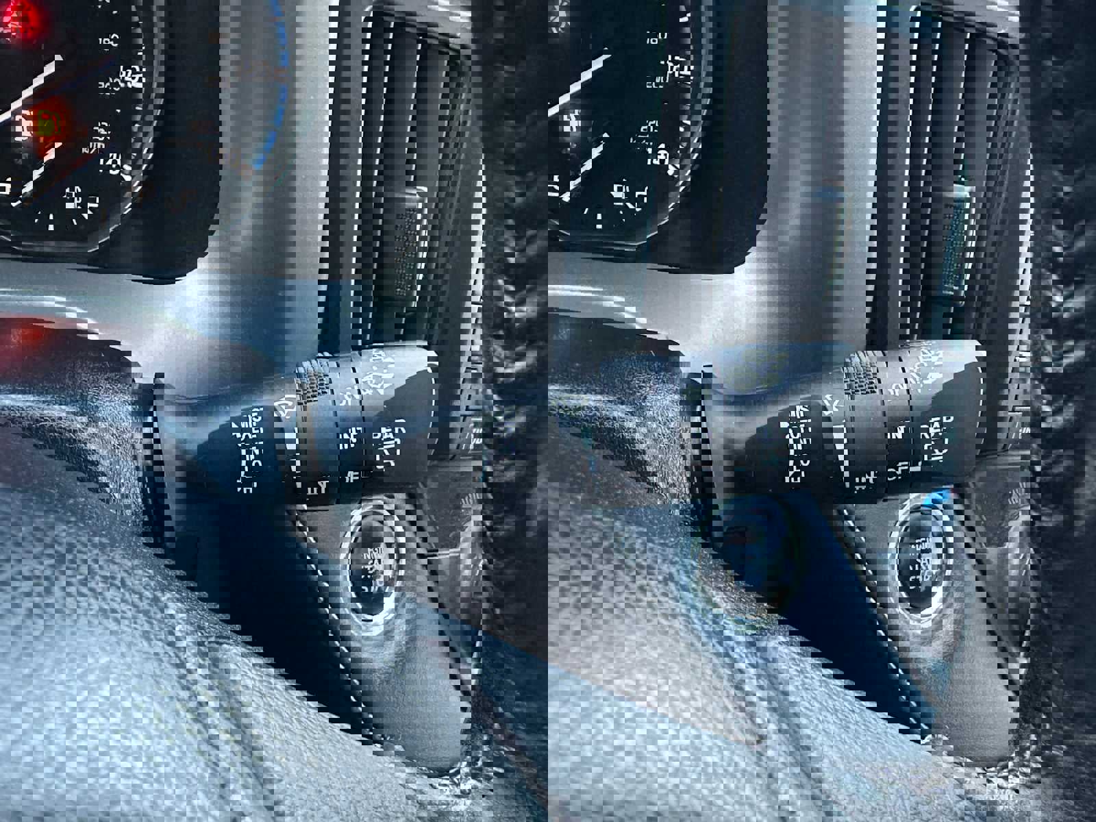 Used 2017 Toyota RAV4 Limited image 37