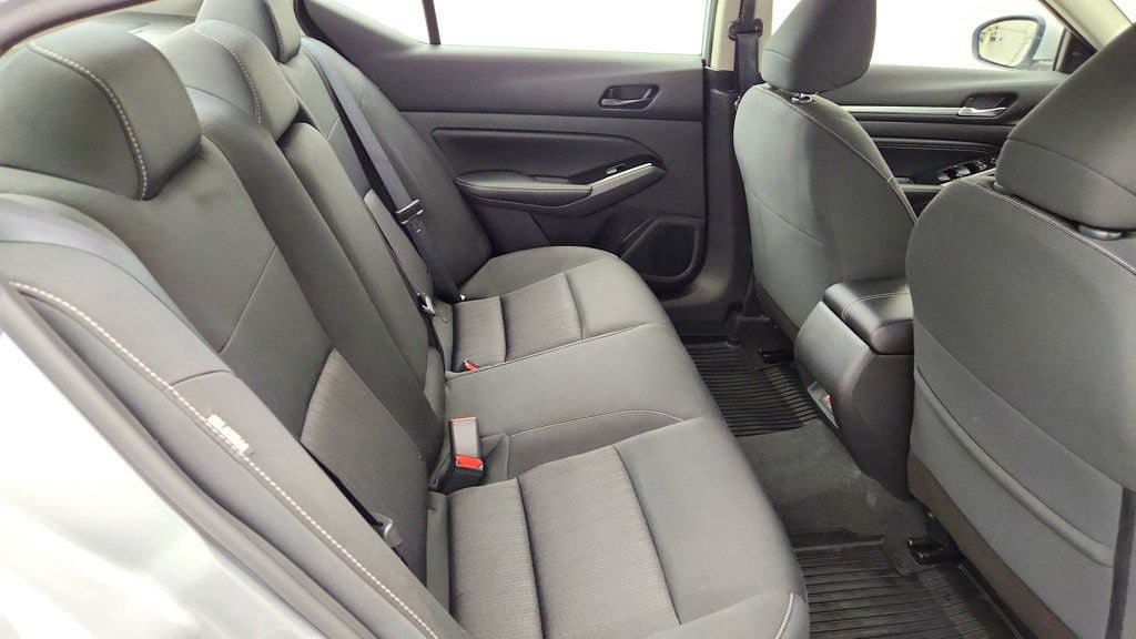 Used 2023 Nissan Altima 2.5 SV w/ SV Premium Package FWD image 24