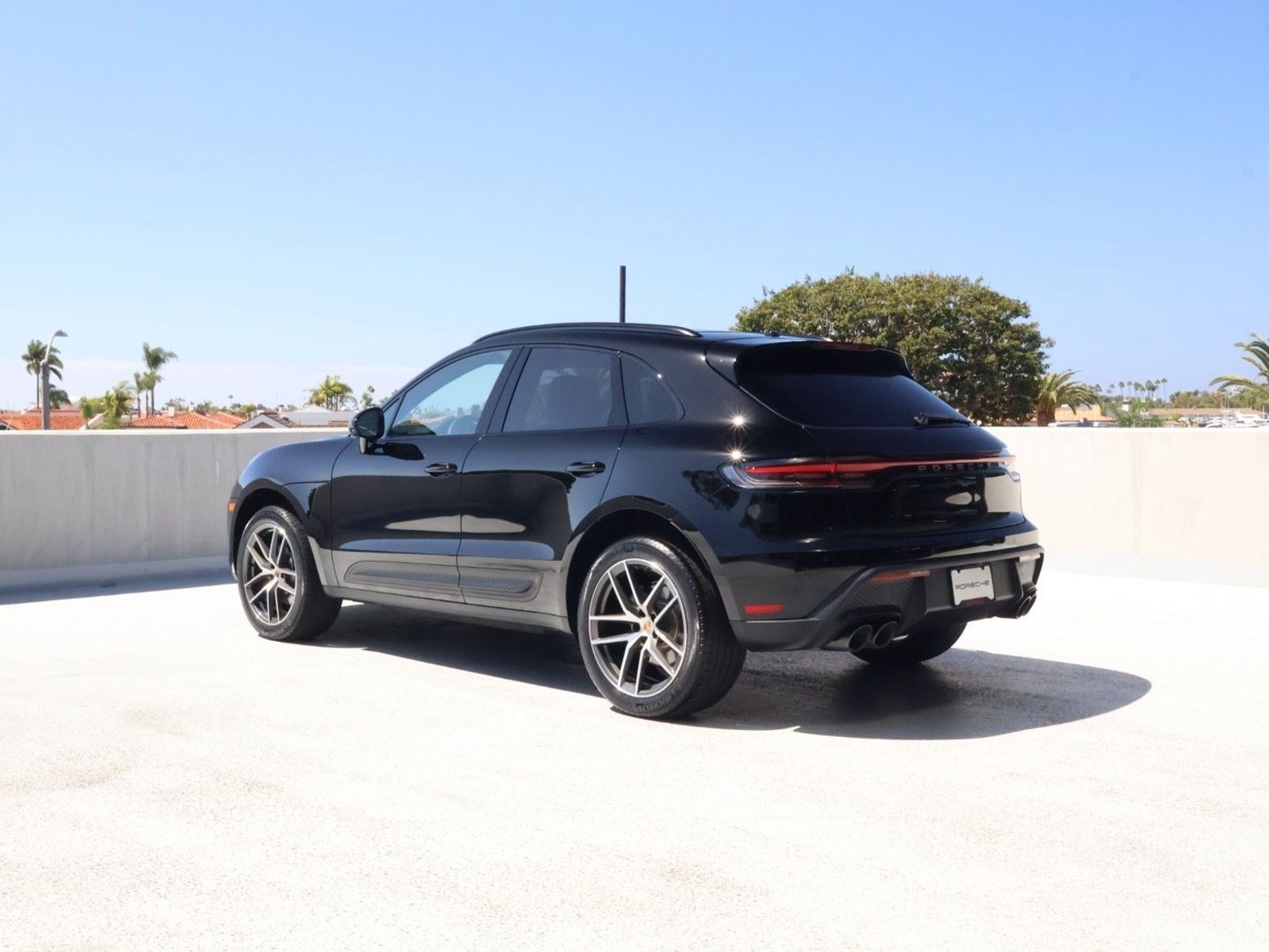 Certified 2026 Porsche Macan AWD/4WD video 3