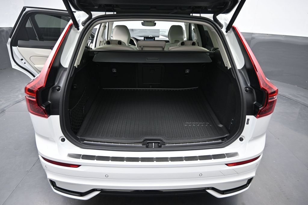 New 2026 Volvo XC60 B5 Ultra w/ Climate Package AWD/4WD image 15