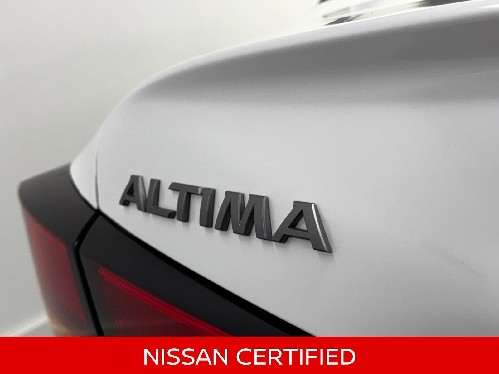 Certified 2025 Nissan Altima 2.5 SV FWD image 11