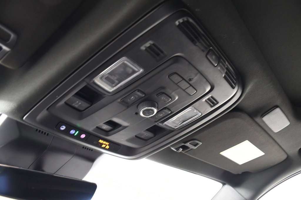 Used 2023 Cadillac Escalade Sport w/ LPO, ONYX Package image 32