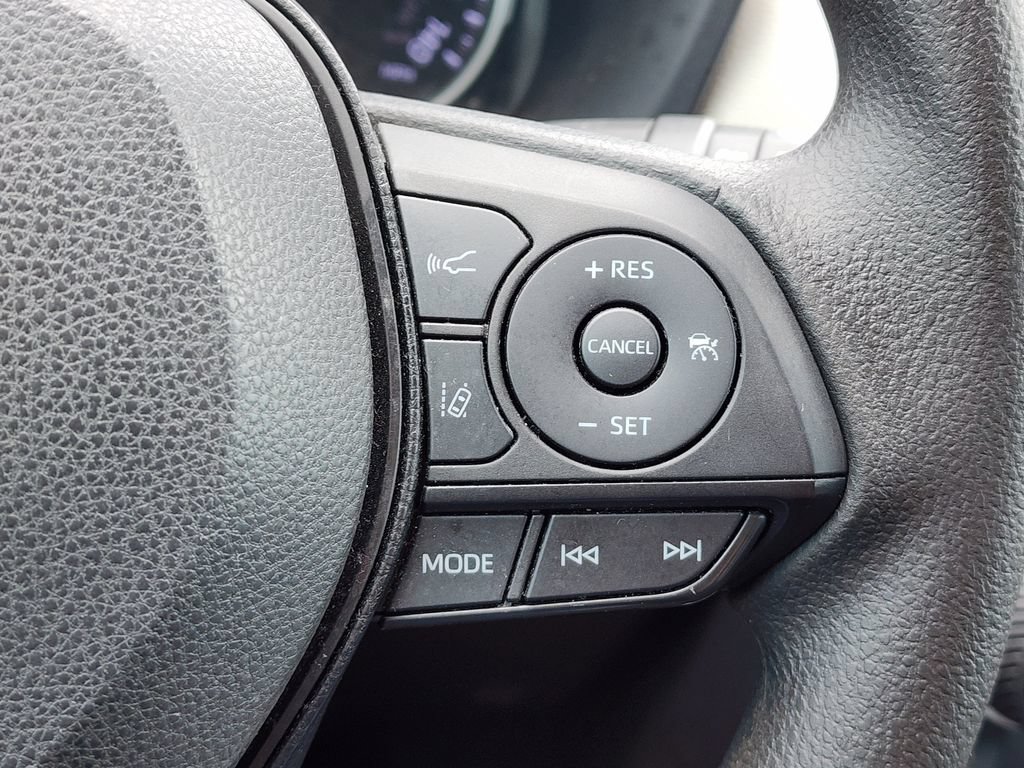 Used 2022 Toyota RAV4 XLE FWD image 29