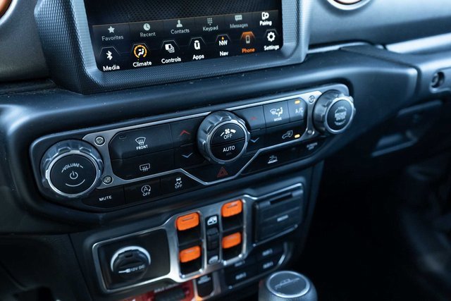 Used 2023 Jeep Gladiator Mojave w/ Trailer Tow Package image 18