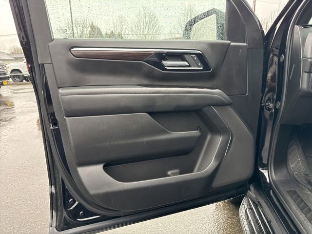 Used 2025 Chevrolet Suburban LS image 23