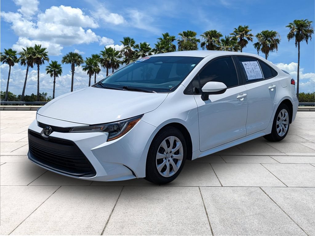 Used 2024 Toyota Corolla LE FWD image 3
