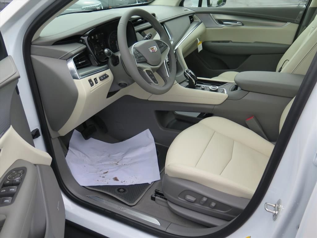 New 2025 Cadillac XT5 Premium Luxury w/ Technology Package image 9