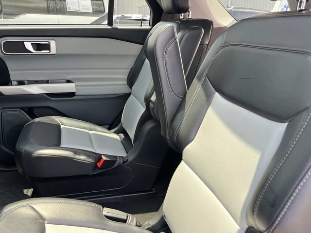 Used 2024 Ford Explorer XLT w/ Equipment Group 202A AWD/4WD image 26