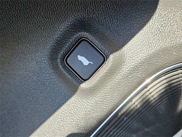 Certified 2023 Acura MDX FWD w/ Technology Package image 33