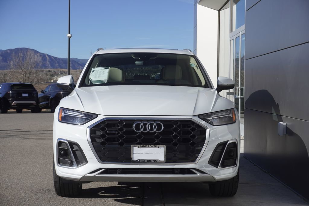 Used 2023 Audi Q5 e Premium w/ Convenience Package image 5