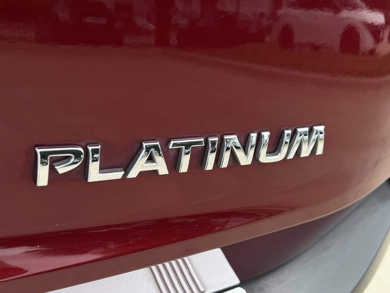 Used 2023 Nissan Rogue Platinum w/ Platinum Premium Package FWD image 7