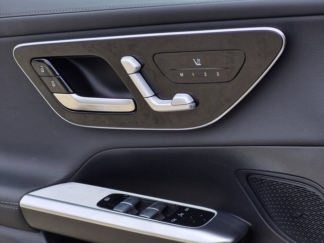 Certified 2025 Mercedes-Benz GLC 43 AMG 4MATIC image 36