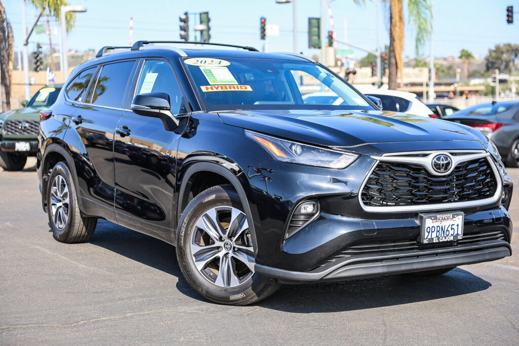 Used 2024 Toyota Highlander XLE