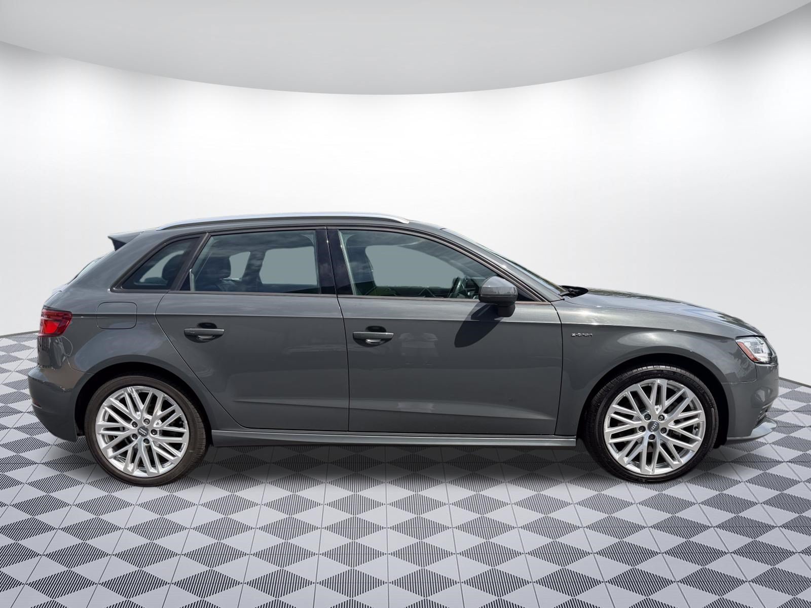 Used 2018 Audi A3 e-tron Premium w/ Sport Package FWD image 2