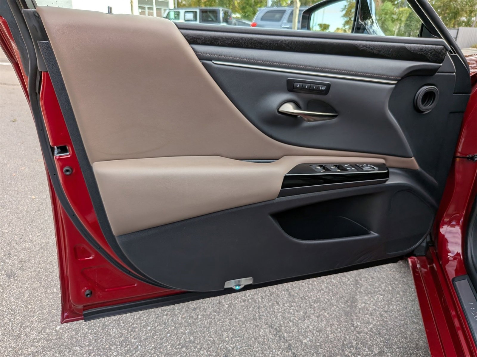 Used 2024 Lexus ES 350 w/ Premium Package image 12