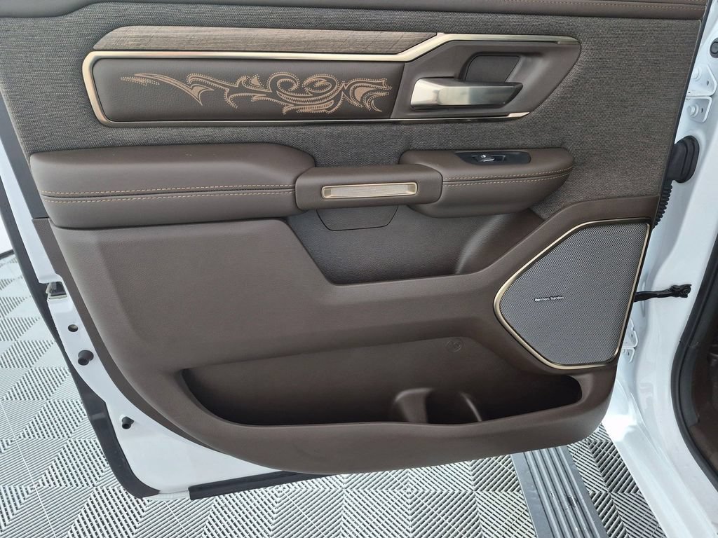 Used 2025 RAM 1500 Limited AWD/4WD image 31
