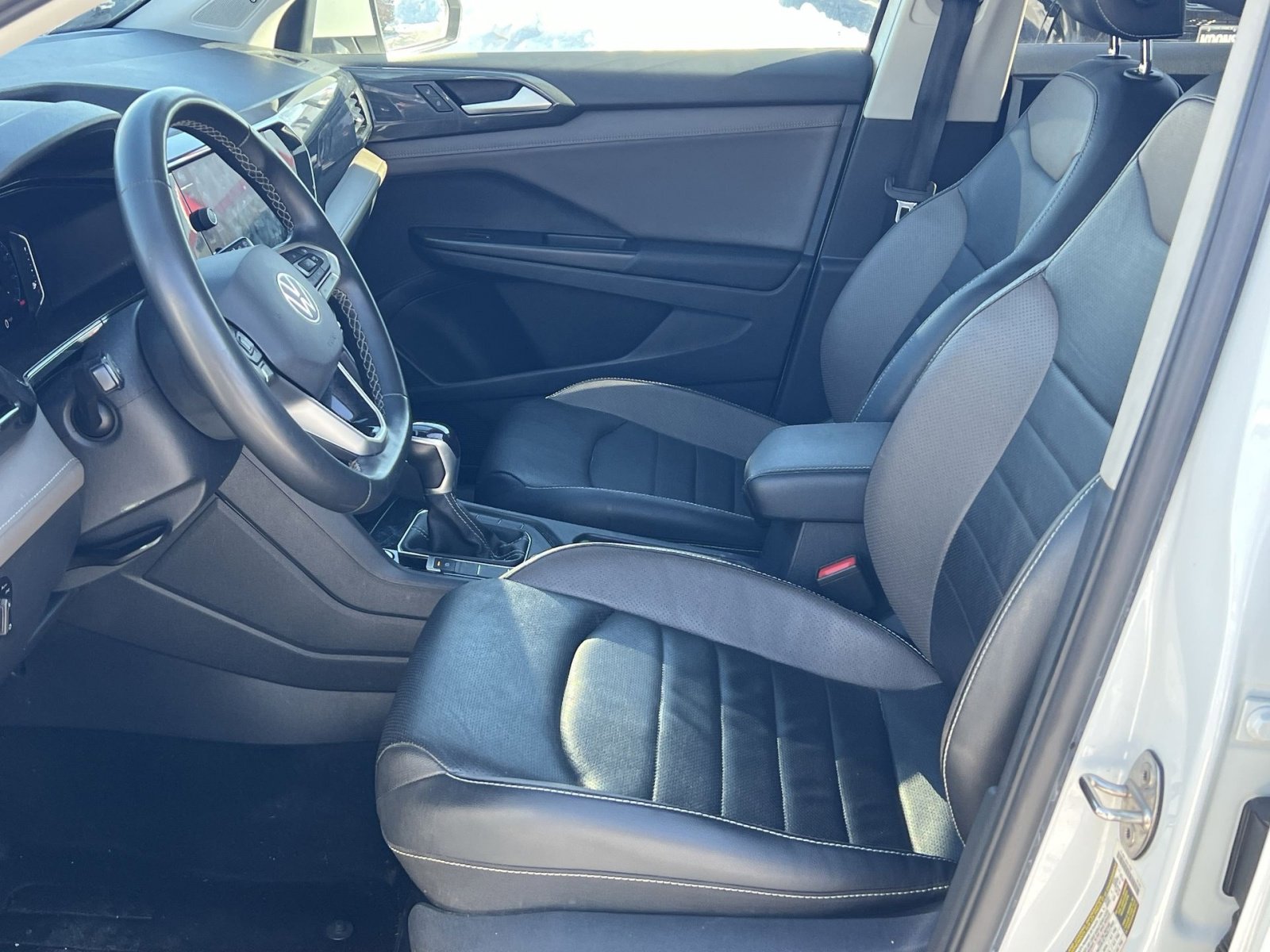 Used 2022 Volkswagen Taos SEL image 13