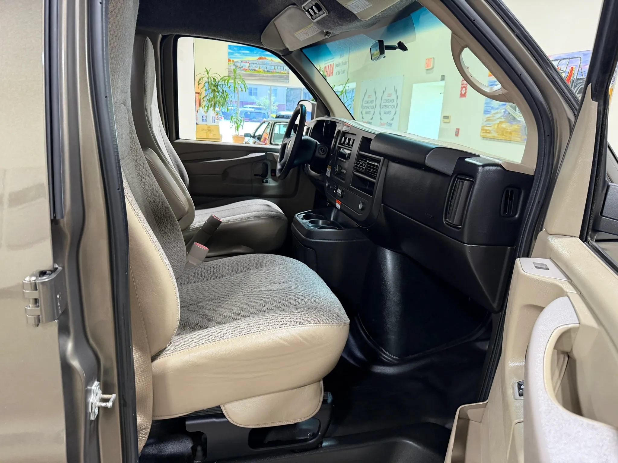 Used 2014 Chevrolet Express 3500 LT w/ LT Preferred Equipment Group RWD image 27