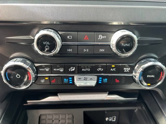 Used 2025 Ford F350 Platinum w/ FX4 Off-Road Package AWD/4WD image 26