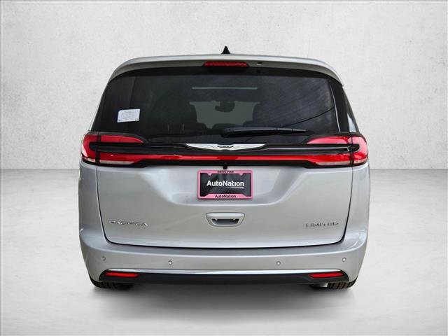 New 2026 Chrysler Pacifica Limited FWD image 8
