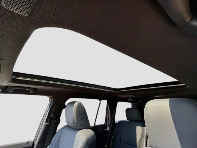 New 2026 Lexus GX 550 w/ Cold Area Package AWD/4WD image 27
