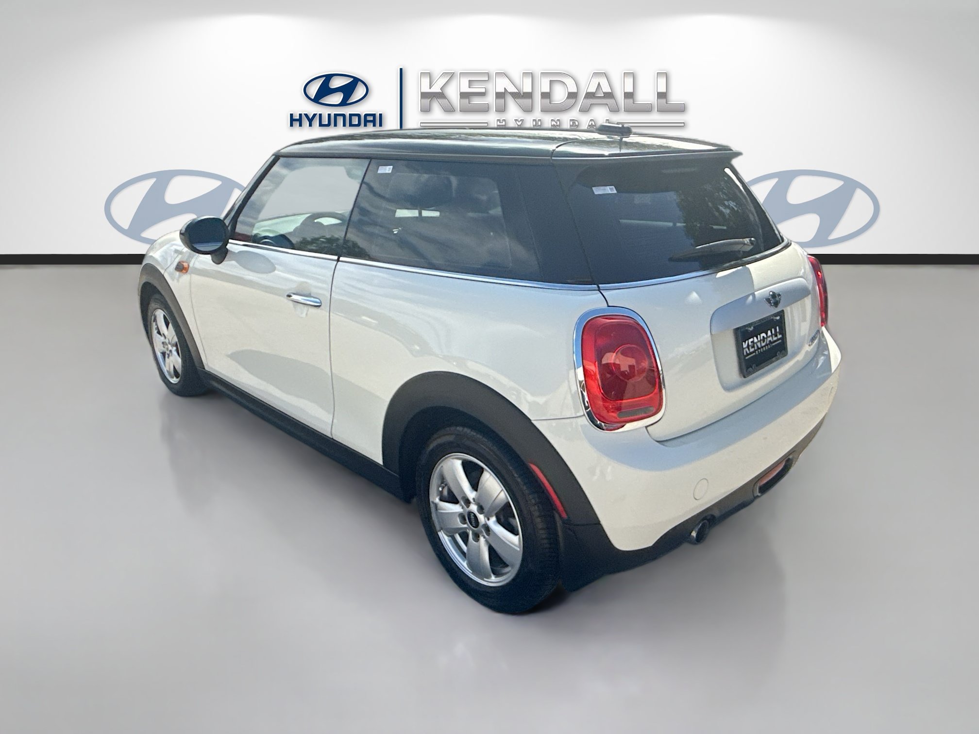 Used 2015 MINI Cooper 2-Door Hardtop FWD image 4