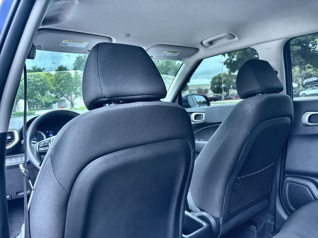 Used 2021 Hyundai Venue SE FWD image 23
