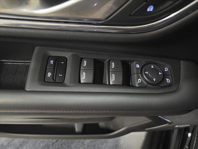 Used 2022 Chevrolet Suburban RST w/ Luxury Package image 30